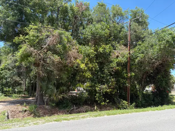 168 Canal Avenue, Oak Hill, FL 32759