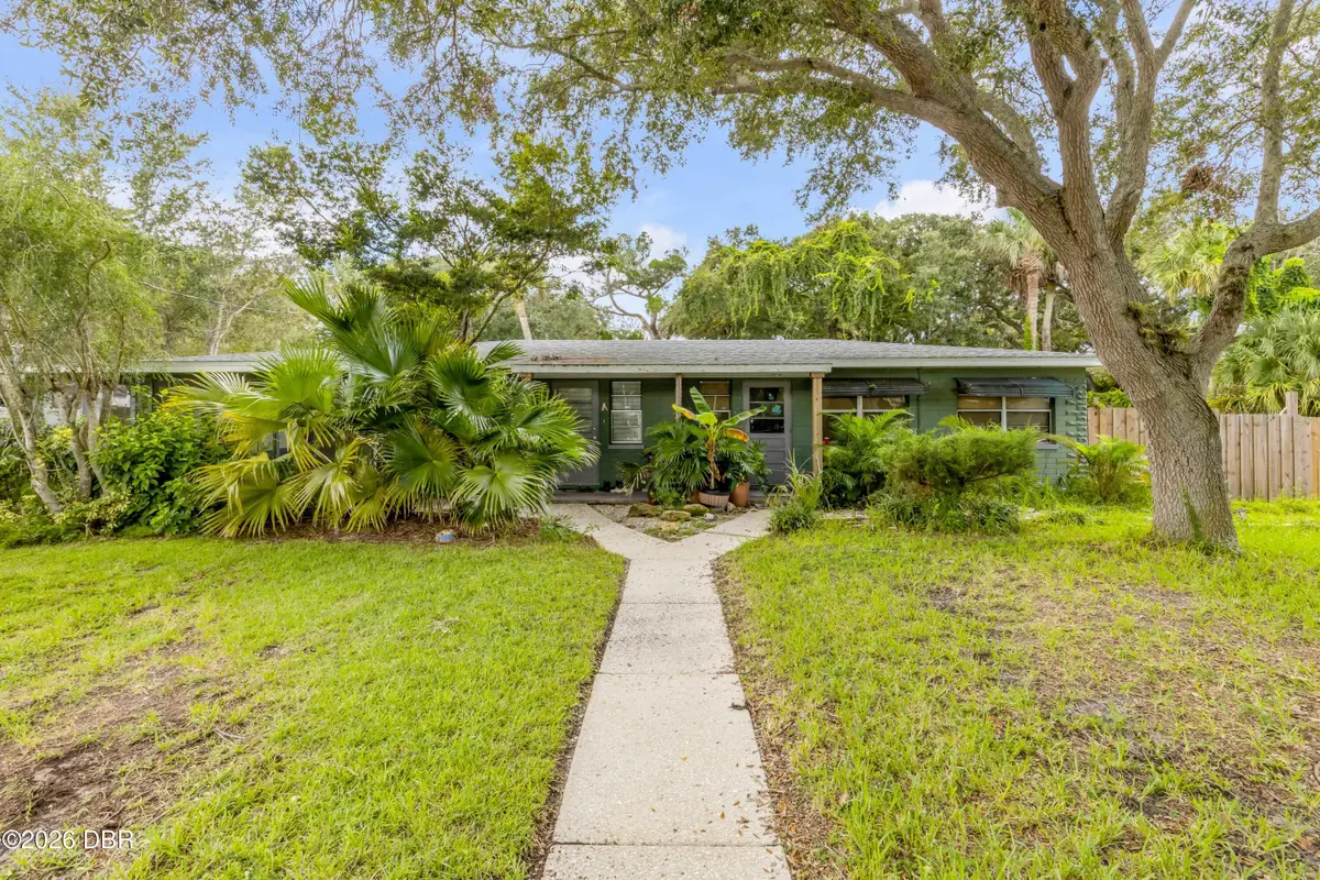 406 S Pine Street, New Smyrna Beach, FL 32169 - #1