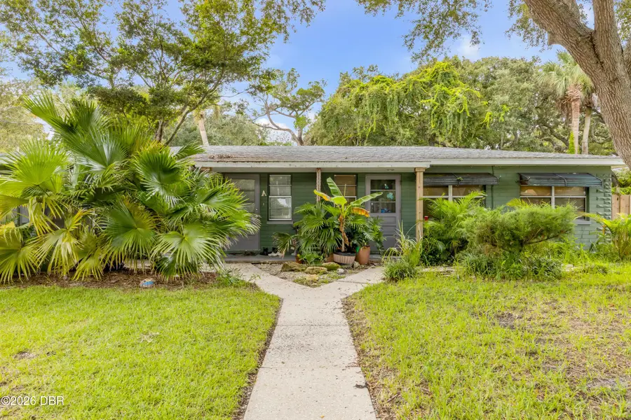 406 S Pine Street, New Smyrna Beach, FL 32169 - #2
