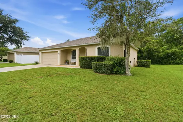 1302 Benton Lake Drive #E, DeLand, FL 32724