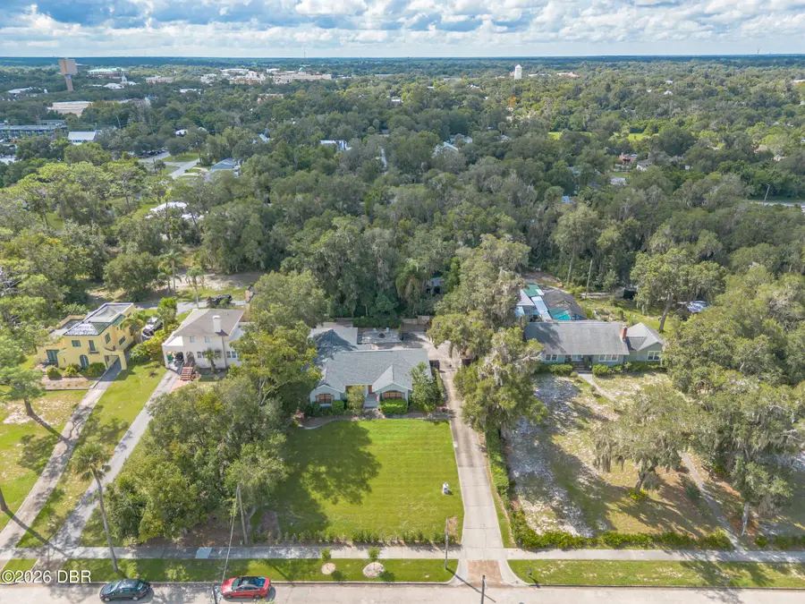 208 W Stetson Avenue, Deland, FL 32720 - #2