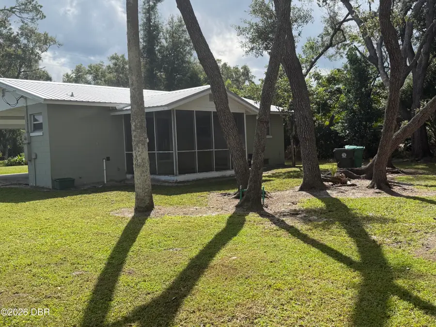 662 N Volusia Avenue, Pierson, FL 32180 - #2