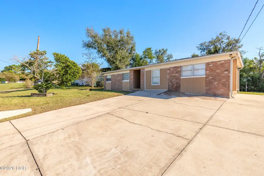 228 E Holly Drive, Orange City, FL 32763 - #2