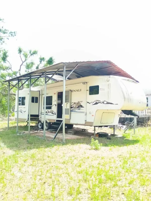 4888 Oxford St, Perry, FL 32348