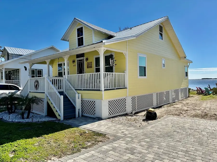 652 1st St, Cedar Key, FL 32625 - #2