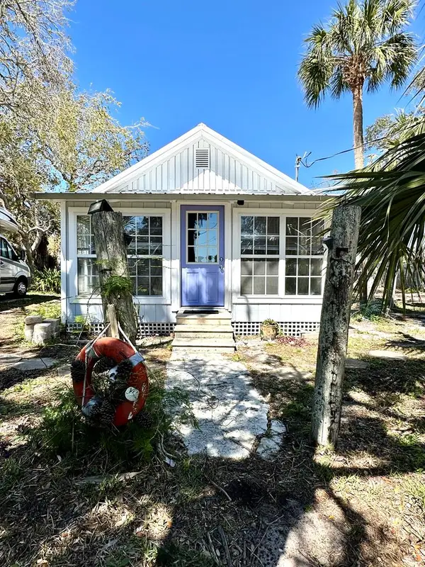 12391 Live Oak St, Cedar Key, FL 32625