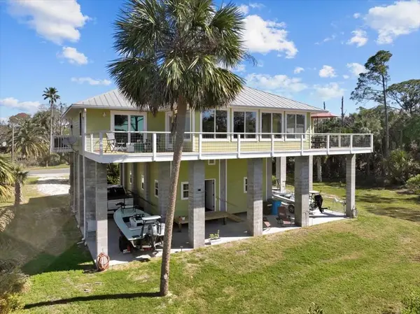 16380 Hodges Ave, Cedar Key, FL 32625