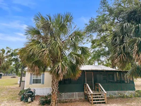 1639 NE Pinetree Dr, Steinhatchee, FL 32359