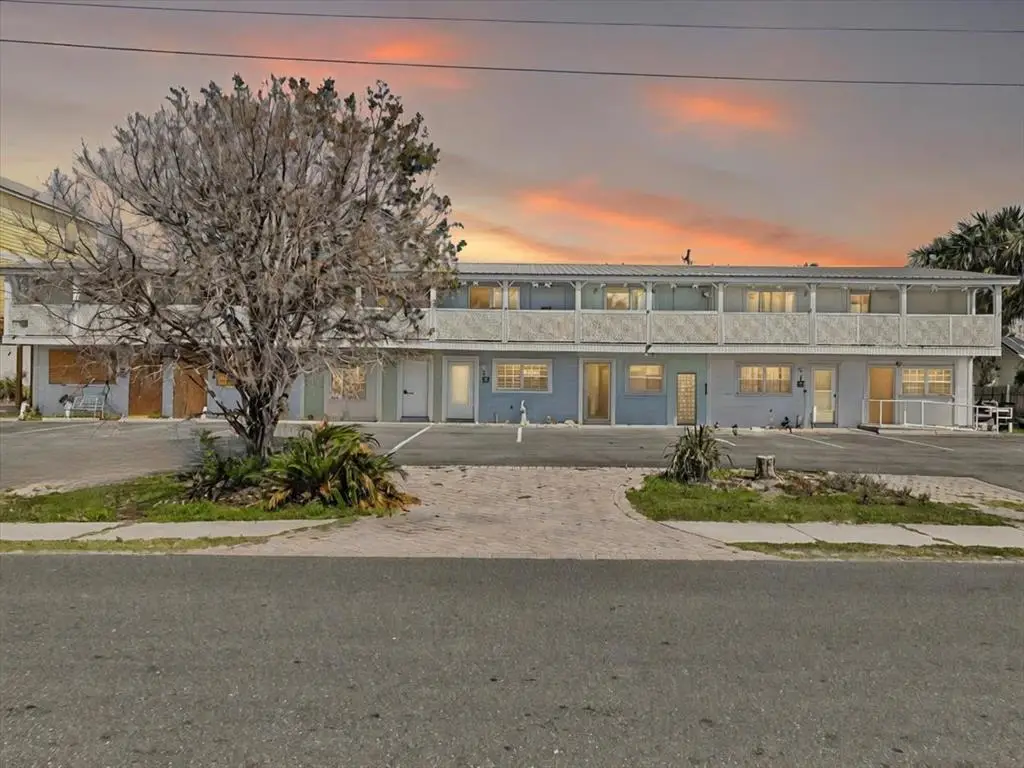 513 1st St #3, Cedar Key, FL 32625 - #1