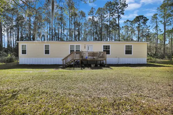24 Lois Ave, Inglis, FL 34449