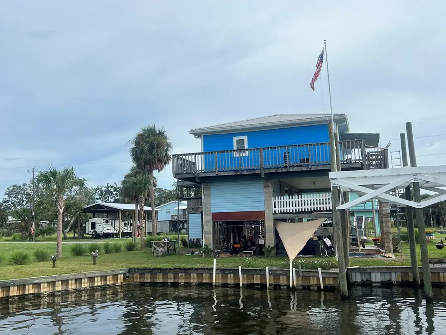 106 W 4th Ave, Horseshoe Beach, FL 32648 - #2