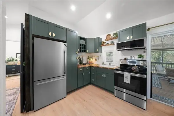 1075 NE White Oak Dr, Steinhatchee, FL 32359