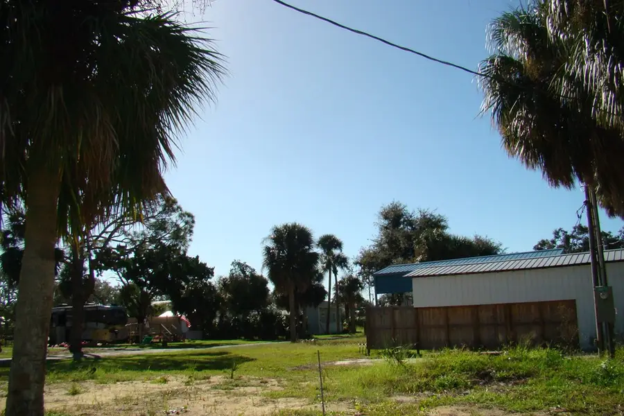 60 1st Ct, Horseshoe Beach, FL 32648 - #2