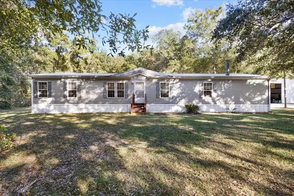 912 SW 22nd Ct, Bell, FL 32619