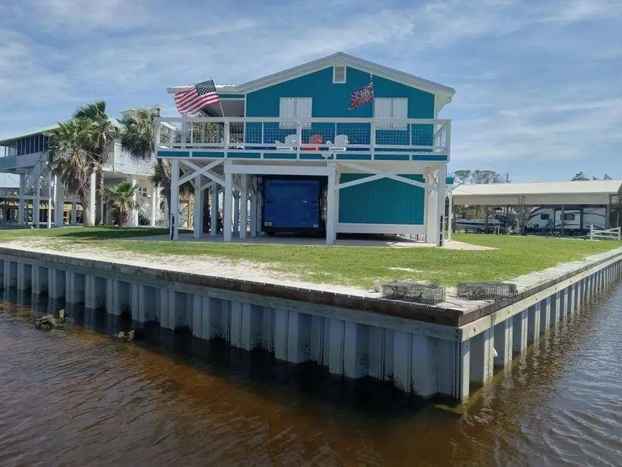 265 W 7th Ave, Horseshoe Beach, FL 32648 - #2