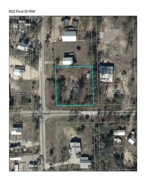 402 NW First St, Steinhatchee, FL 32359