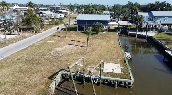 8th Ave, Horseshoe Beach, FL 32648