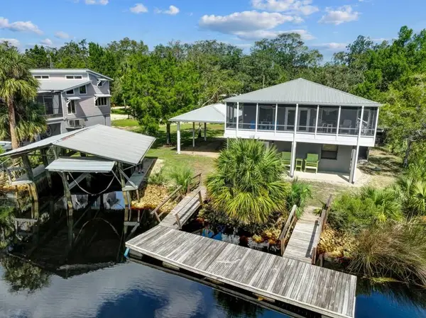 1514 SE Riverside Dr, Steinhatchee, FL 32359