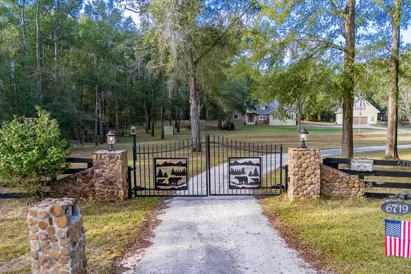 6719 SE 82nd Ave, Newberry, FL 32669