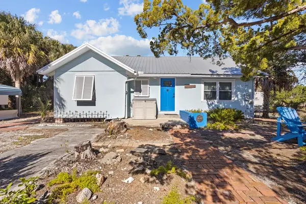 709 6th St, Cedar Key, FL 32625