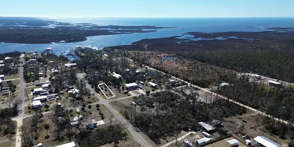 319 NW Stephens St, Steinhatchee, FL 32359