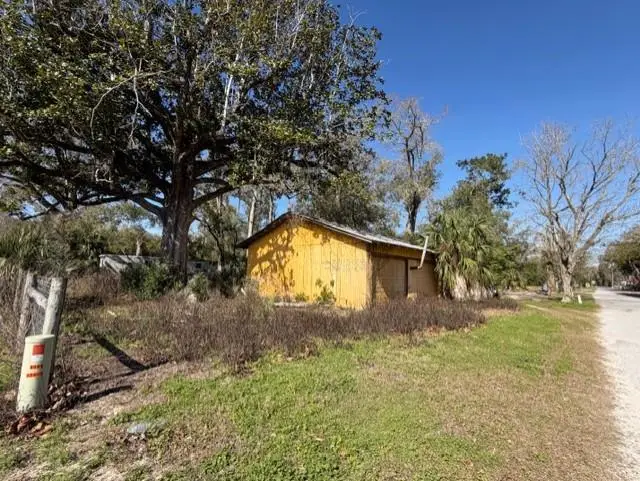 1219 N Paris St, Bell, FL 32619 - #2