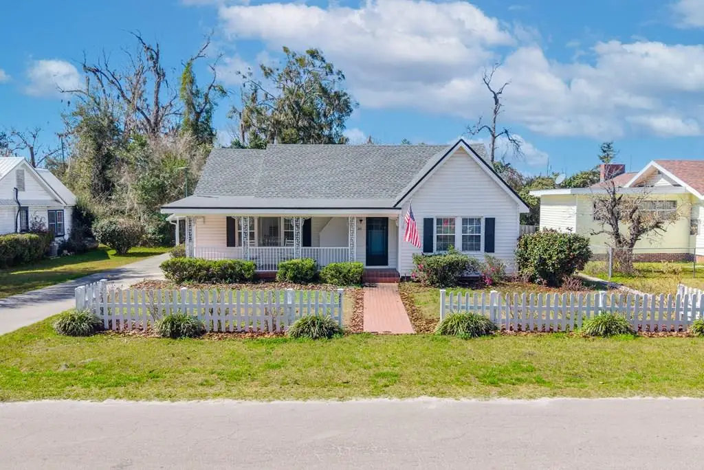 211 SE 2nd St, Trenton, FL 32693 - #1