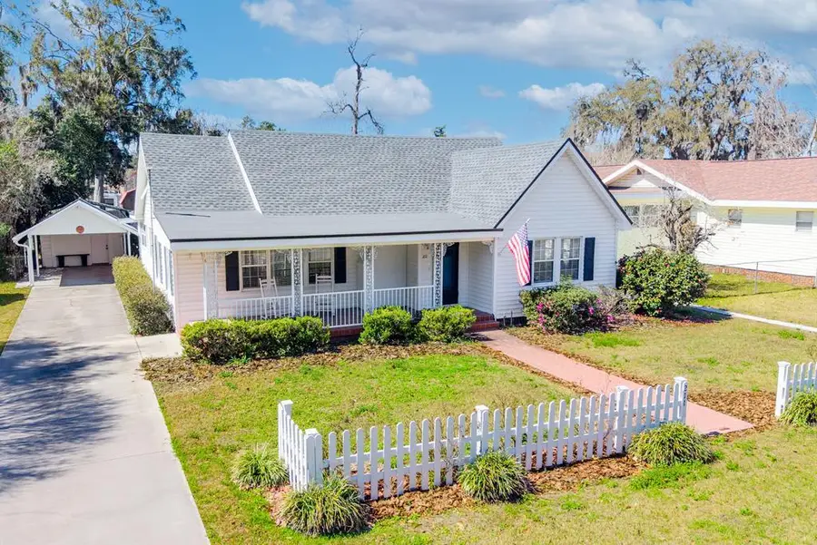 211 SE 2nd St, Trenton, FL 32693 - #3