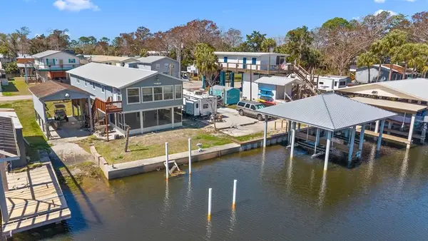 51 SE 236th St, Suwannee, FL 32692