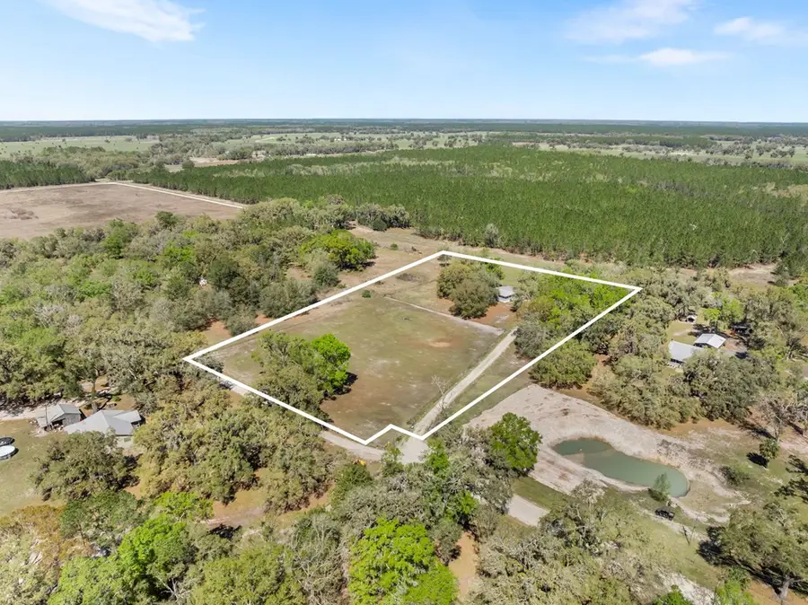 562 NE 474th Ave, Old Town, FL 32680 - #2