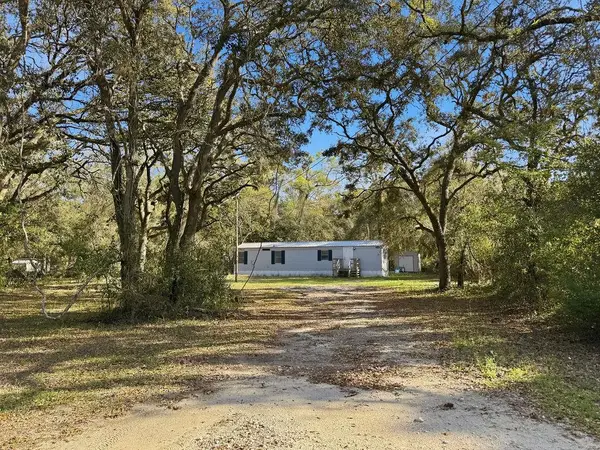 7370 NW 166th St, Trenton, FL 32693