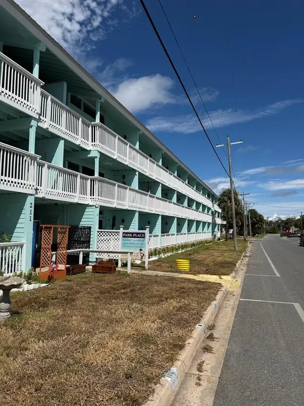 211 2nd St #330, Cedar Key, FL 32625