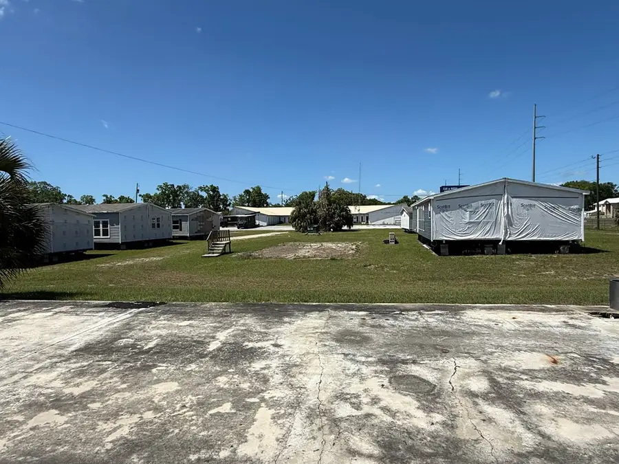 N Wade St, Trenton, FL 32693 - #3