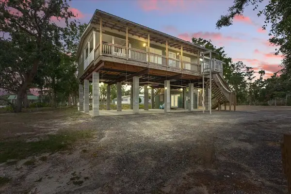 17 SW 282nd Ave, Steinhatchee, FL 32359