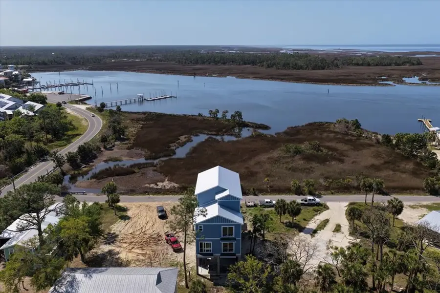 207 NW First Ave, Steinhatchee, FL 32359 - #2