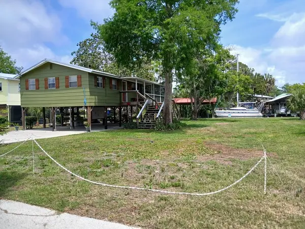 99 SE 236th St, Old Town, FL 32680