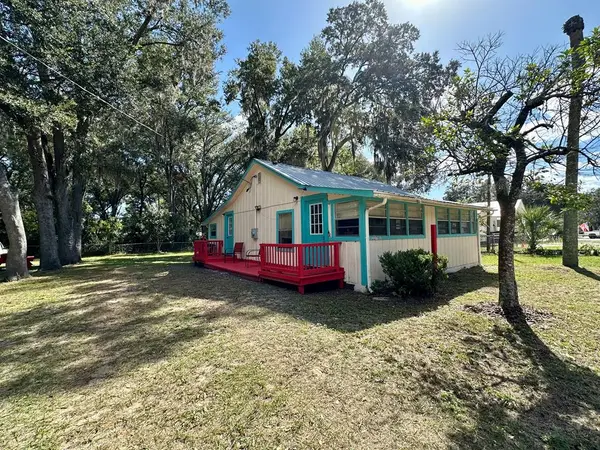 227 NE 4th St, Chiefland, FL 32626