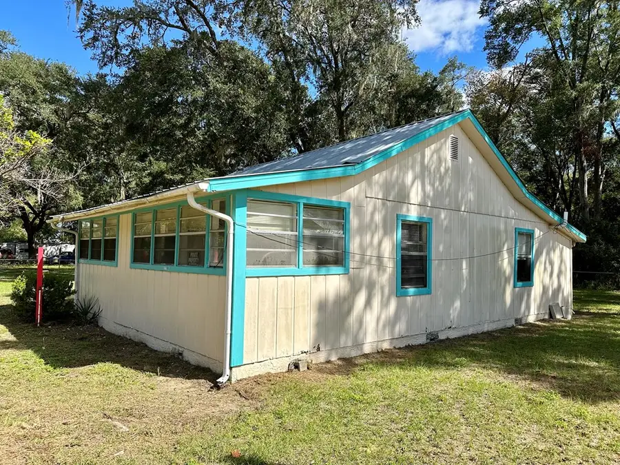 227 NE 4th St, Chiefland, FL 32626 - #3