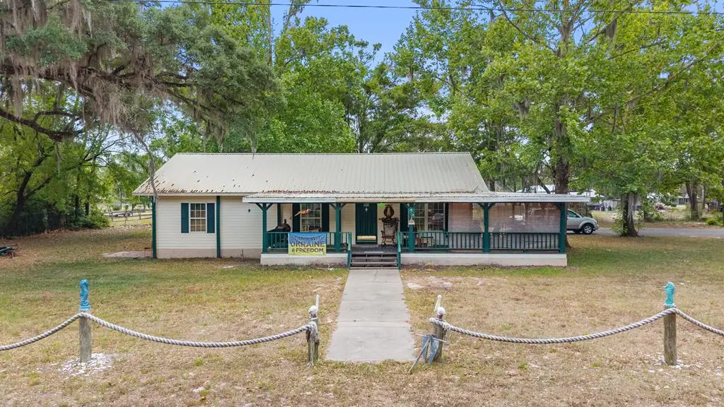 220 SE 49th Ave, Cross City, FL 32628 - #1