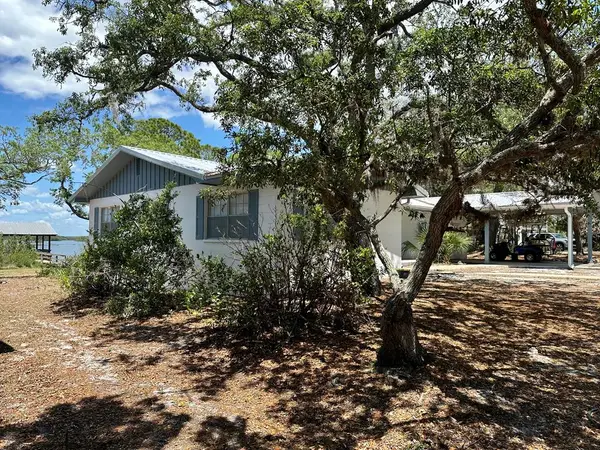 16317 Andrews Cir, Cedar Key, FL 32625