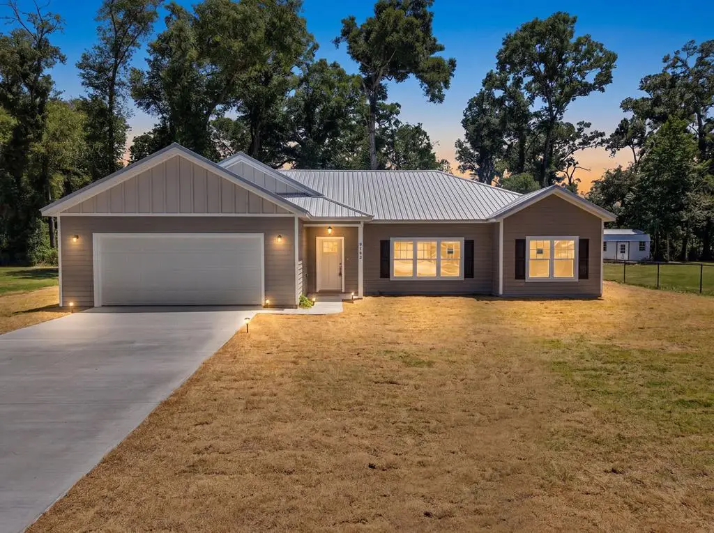 9100 Dorie Dr, Fanning Springs, FL 32693 - #1