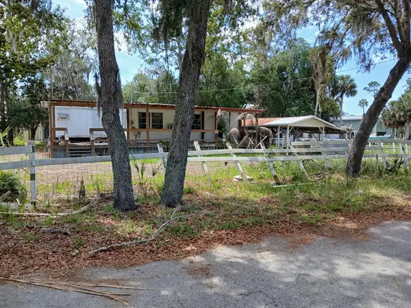 15 237th St, Old Town, FL 32680