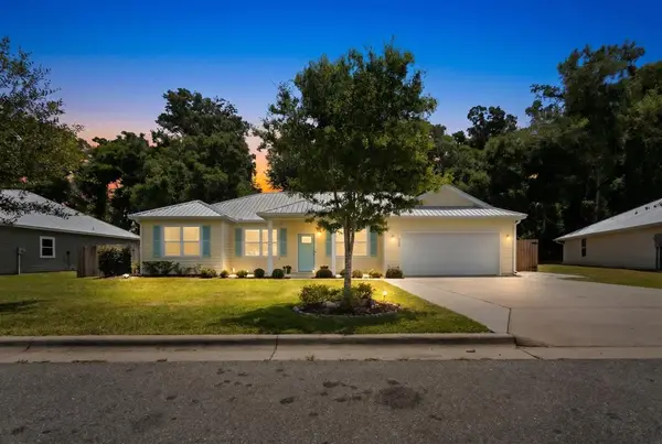 9106 Maryann Dr, Fanning Springs, FL 32693
