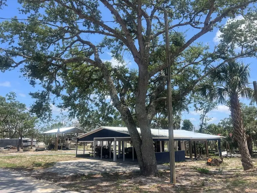 122 E 5th Ave, Horseshoe Beach, FL 32648 - #2