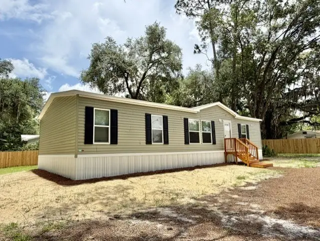 713 NE 3rd St, Chiefland, FL 32644 - #2
