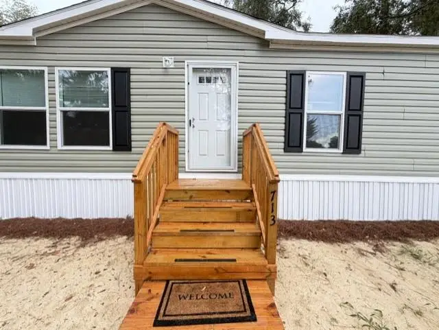 713 NE 3rd St, Chiefland, FL 32644 - #3