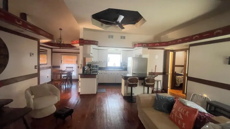 214 NE 4th St, Chiefland, FL 32626 - #3