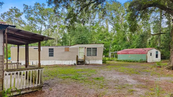 906 NE 575th St, Old Town, FL 32680