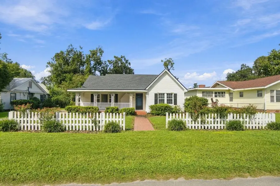 211 SE 2nd St, Trenton, FL 32693 - #2