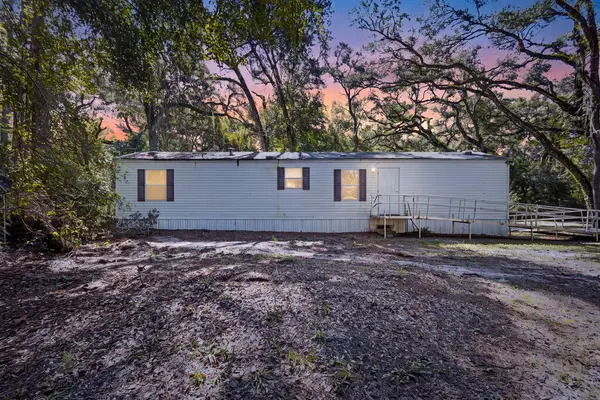 464 NE 526th St, Old Town, FL 32680